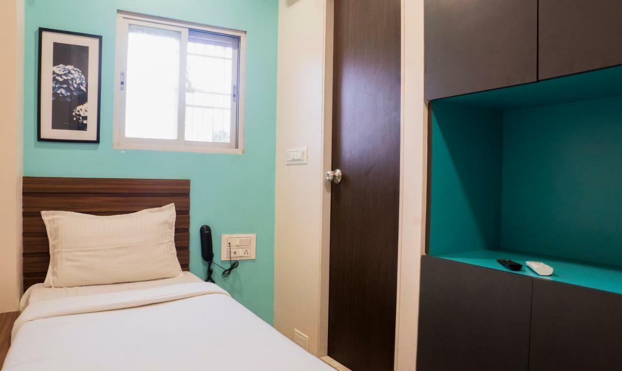 Metro Residency Bombaim Exterior foto